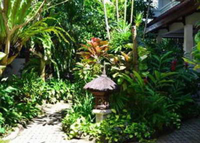 Flamboyan Hotel Kuta Lombok Exteriör bild