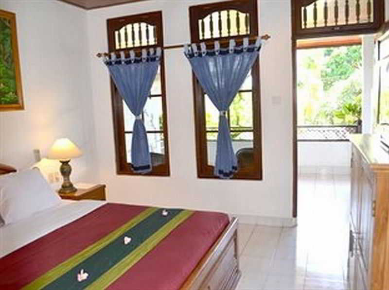 Flamboyan Hotel Kuta Lombok Exteriör bild