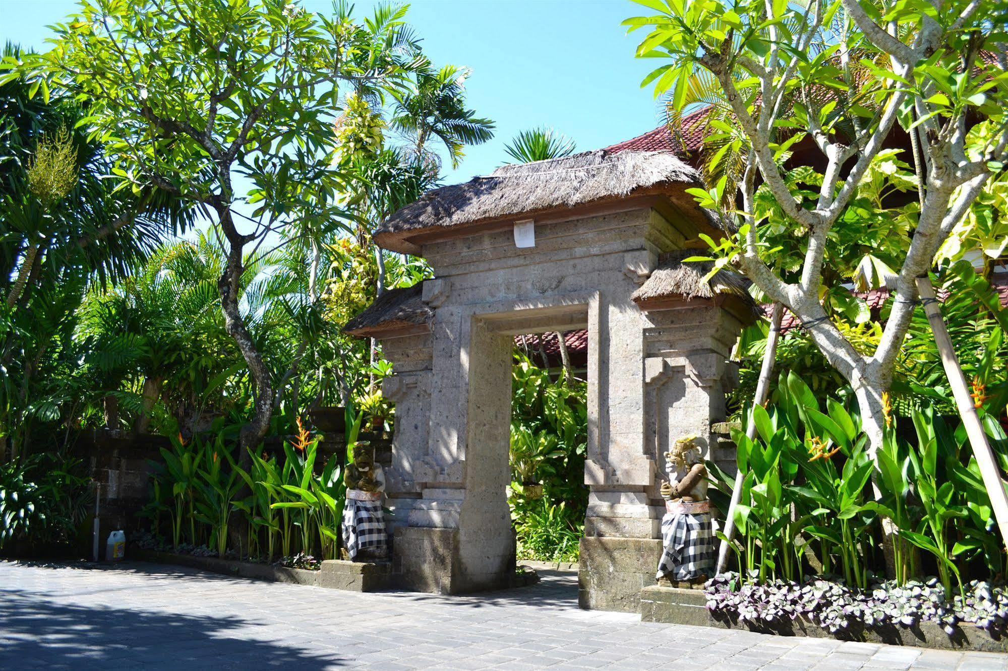 Flamboyan Hotel Kuta Lombok Exteriör bild