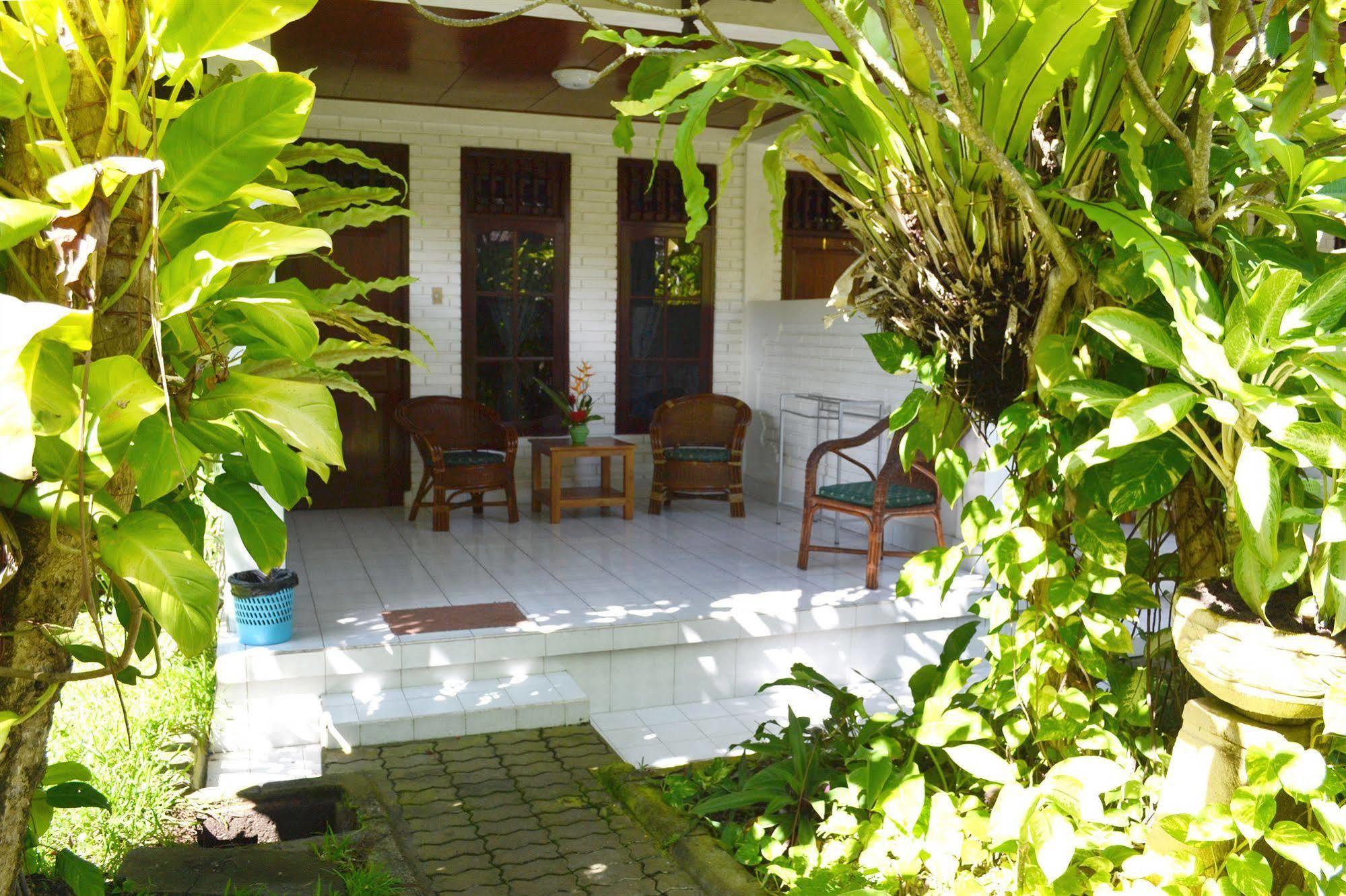Flamboyan Hotel Kuta Lombok Exteriör bild